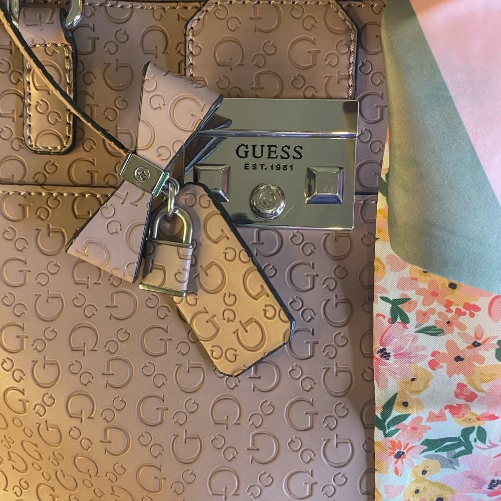 Guess Taupe Tan Satchel with Floral 🧣 scarf Large Hand bag